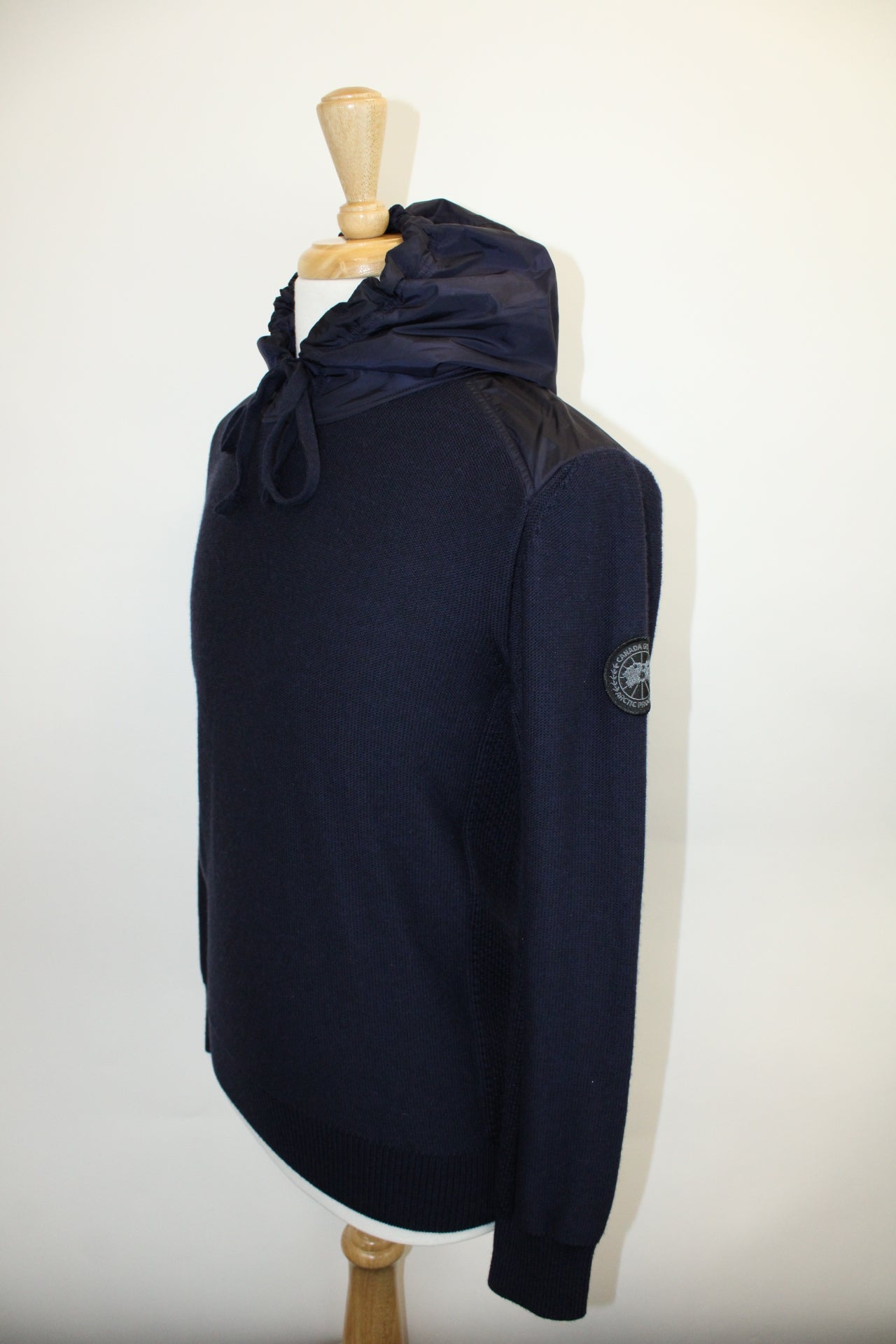 Canada goose hoodie - Small