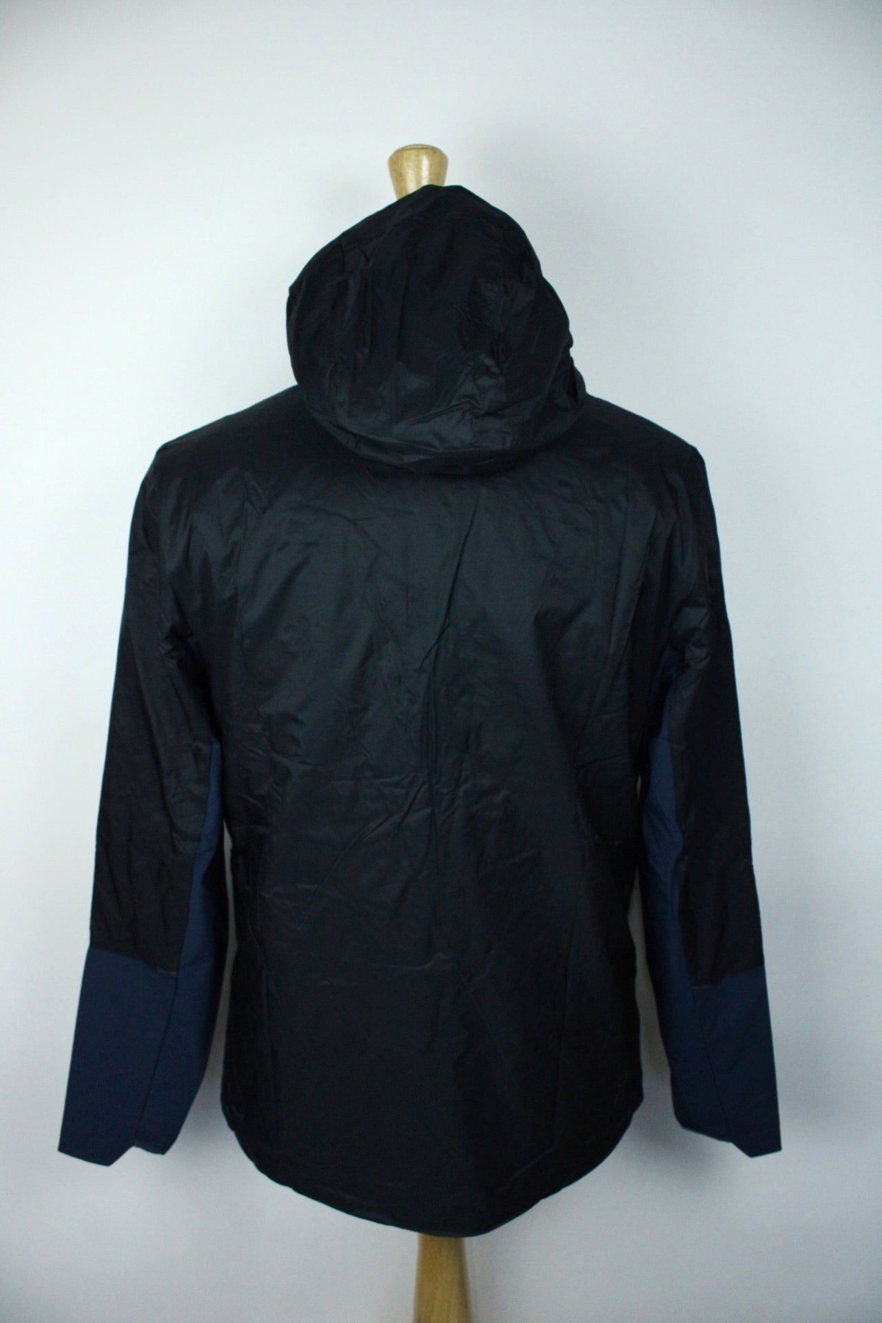 On running insulator jacket - Large