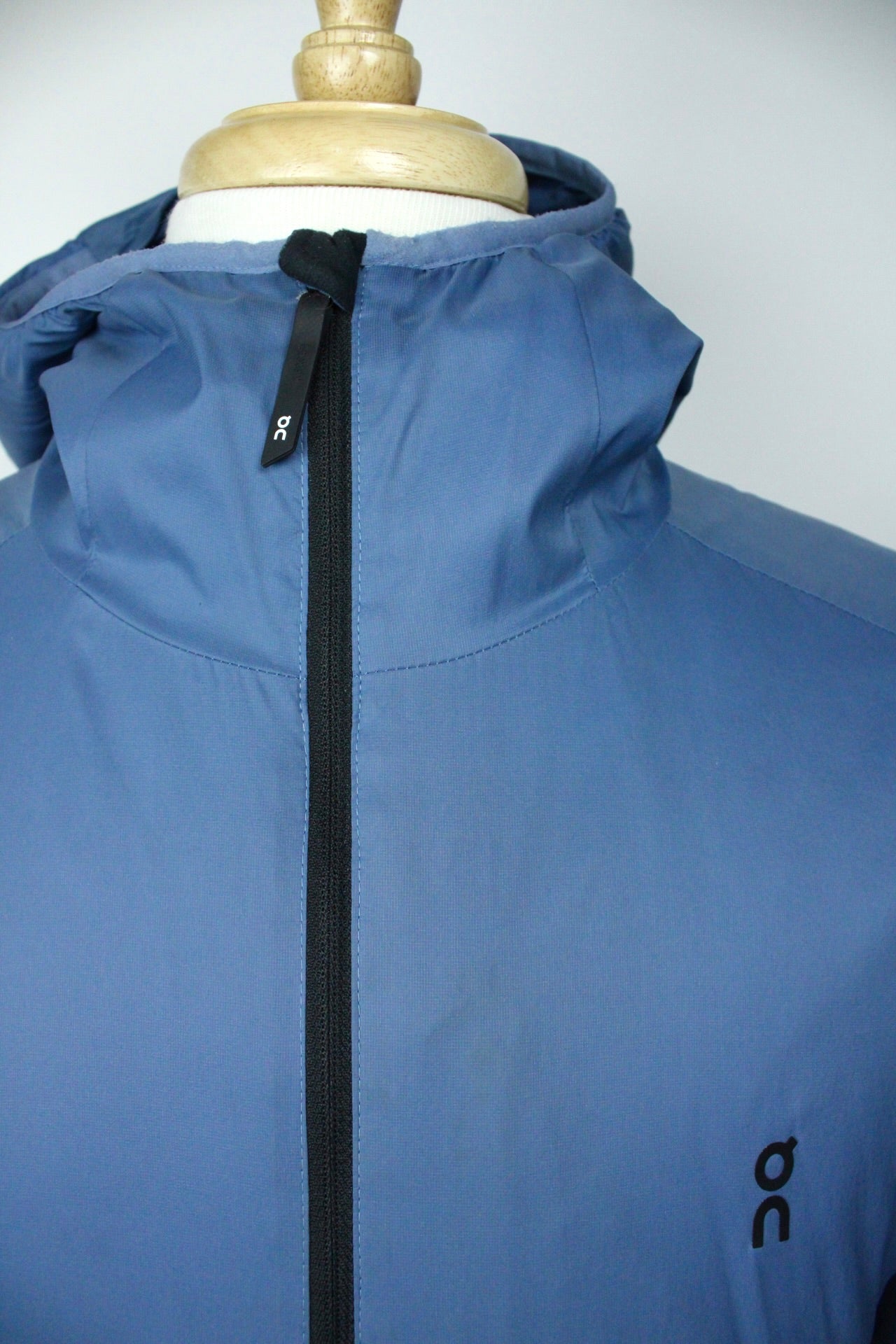 On running insulator jacket - Medium